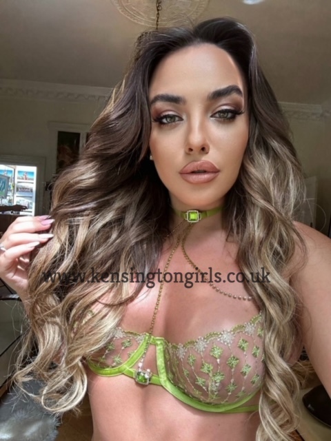 Candice - E.European - Escort in Londres