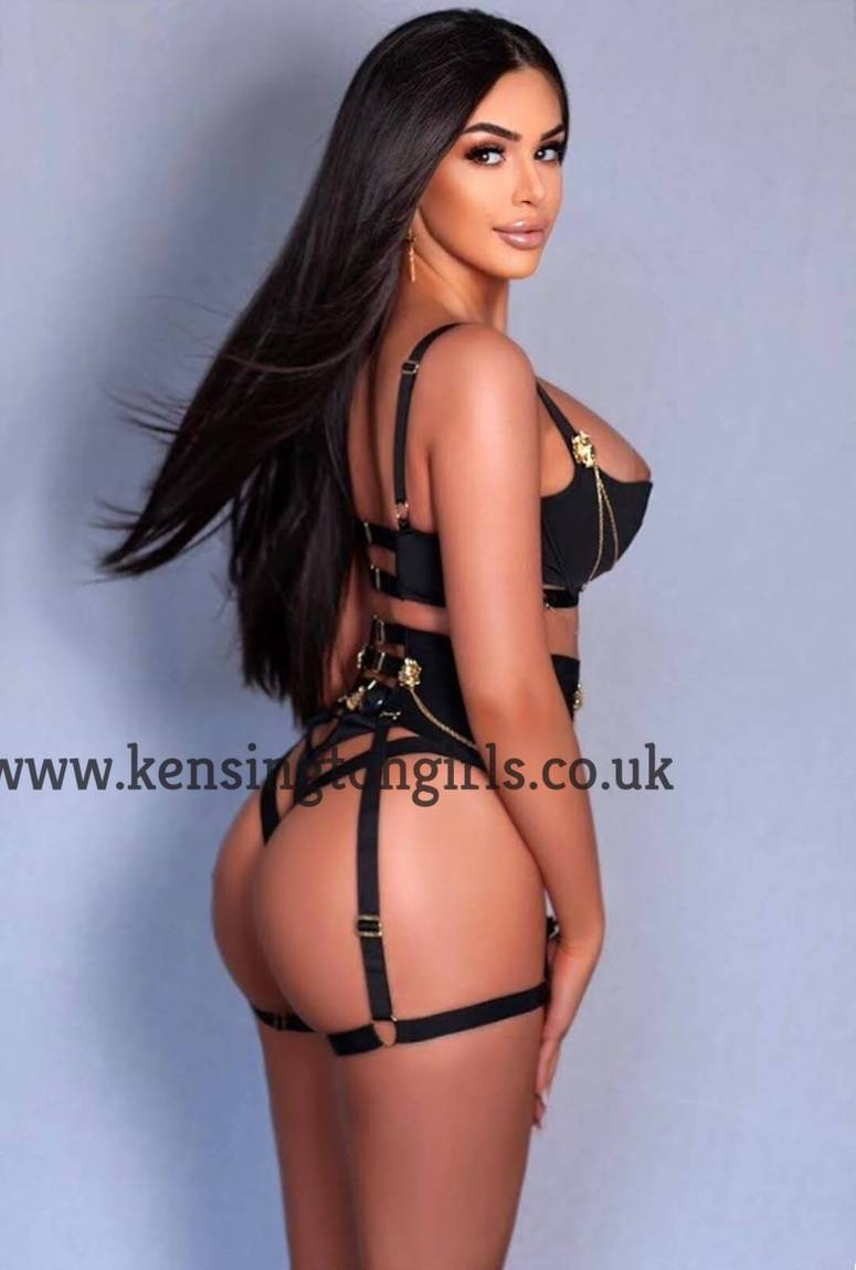 Samyra - 26yo - E.European Escort